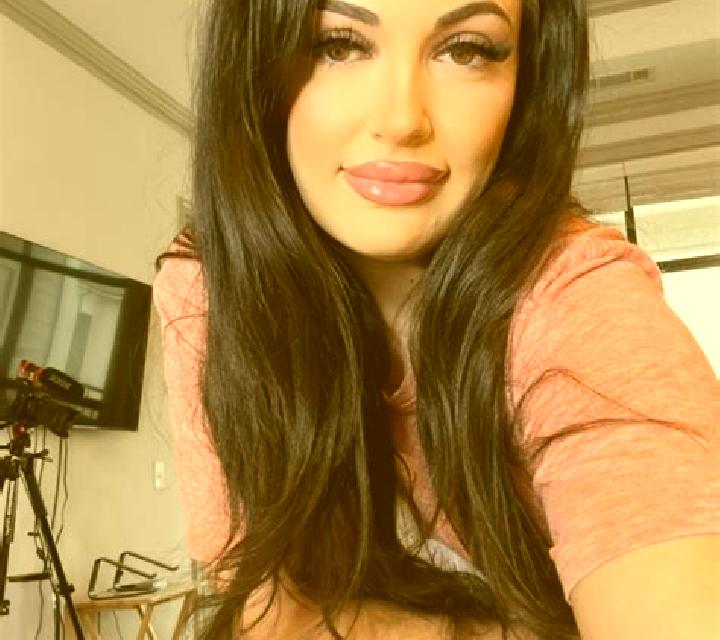 Rayén San Ignacio escort