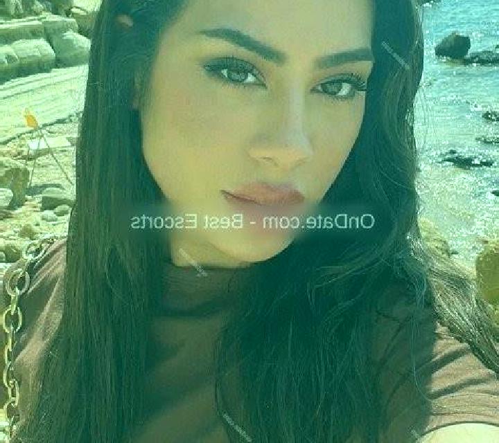 Vicenta Santiago escort